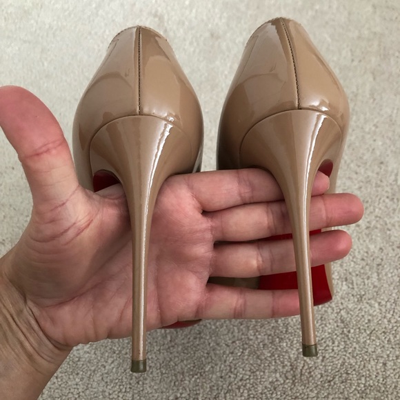 Christian Louboutin Pigalle Follies 100 Nude Patent Heels - Picture 4 of 13